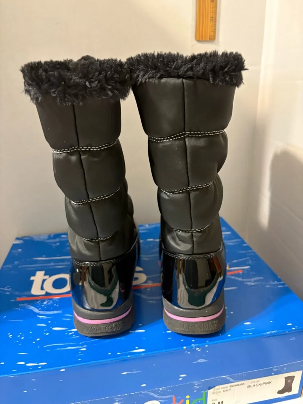 Totes girls SZ 3 black waterproof snow boots zip front closure‎ faux fur collar